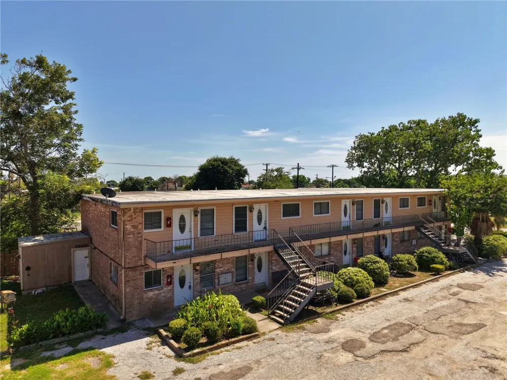 1004 Austin Street #3 Portland, TX 78374