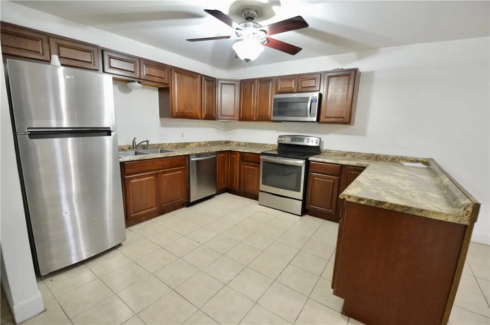1004 Austin Street #3 Portland, TX 78374