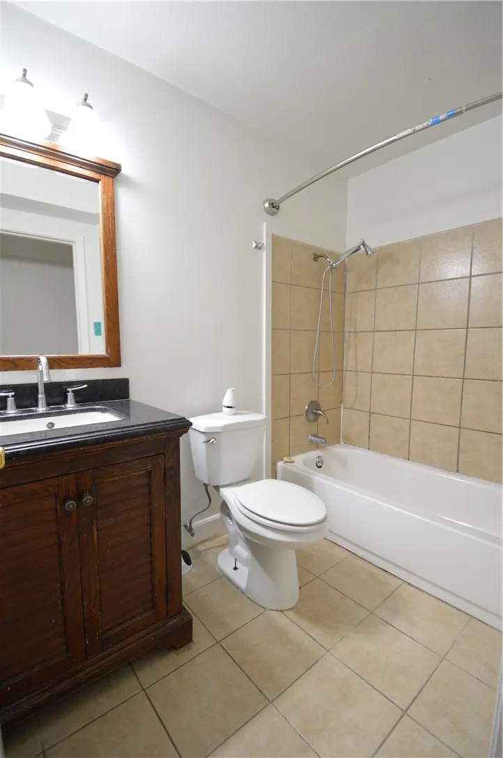 1004 Austin Street #3 Portland, TX 78374