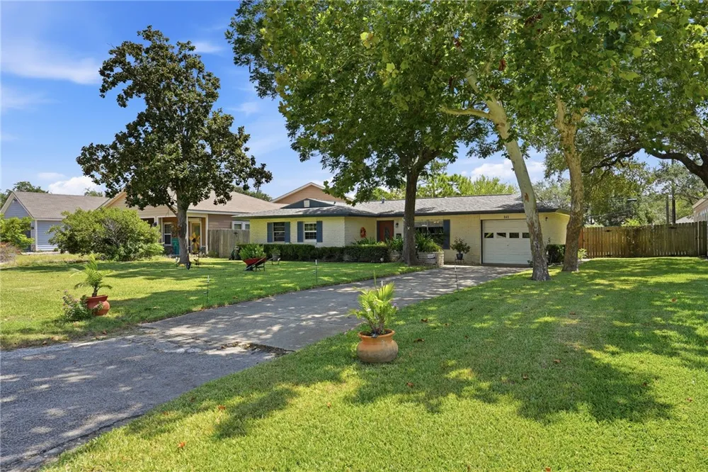843 S Lamont Street Aransas Pass, TX 78336