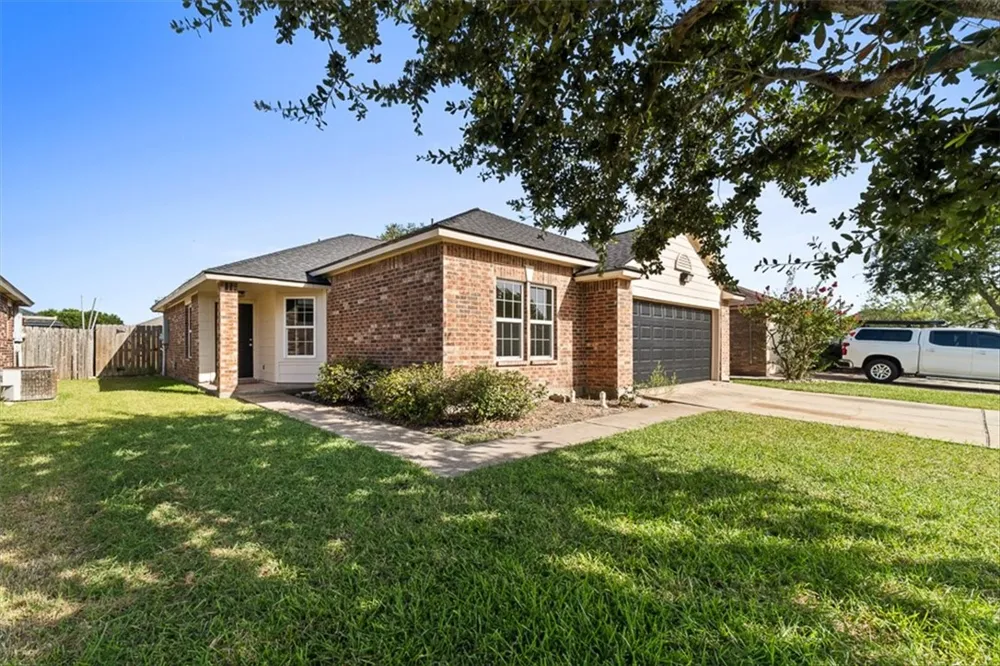 1009 Cupertino Street Portland, TX 78374