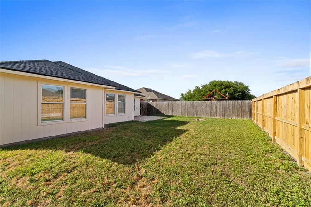 1009 Cupertino Street Portland, TX 78374