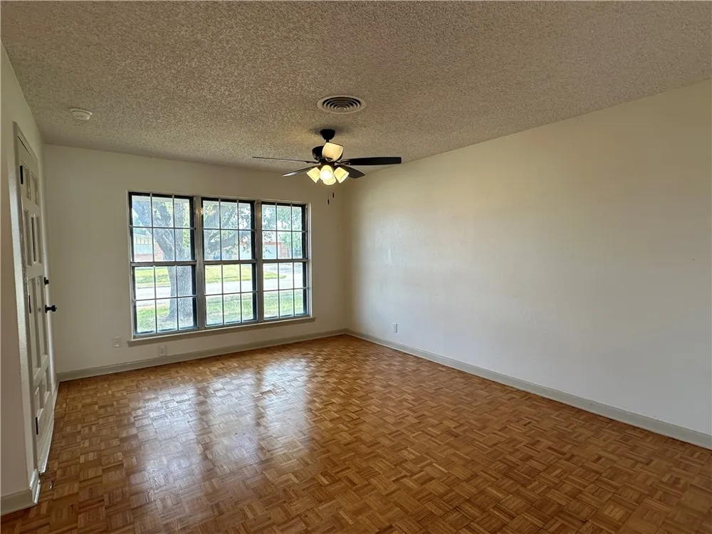 502 Greenway Drive Corpus Christi, TX 78412