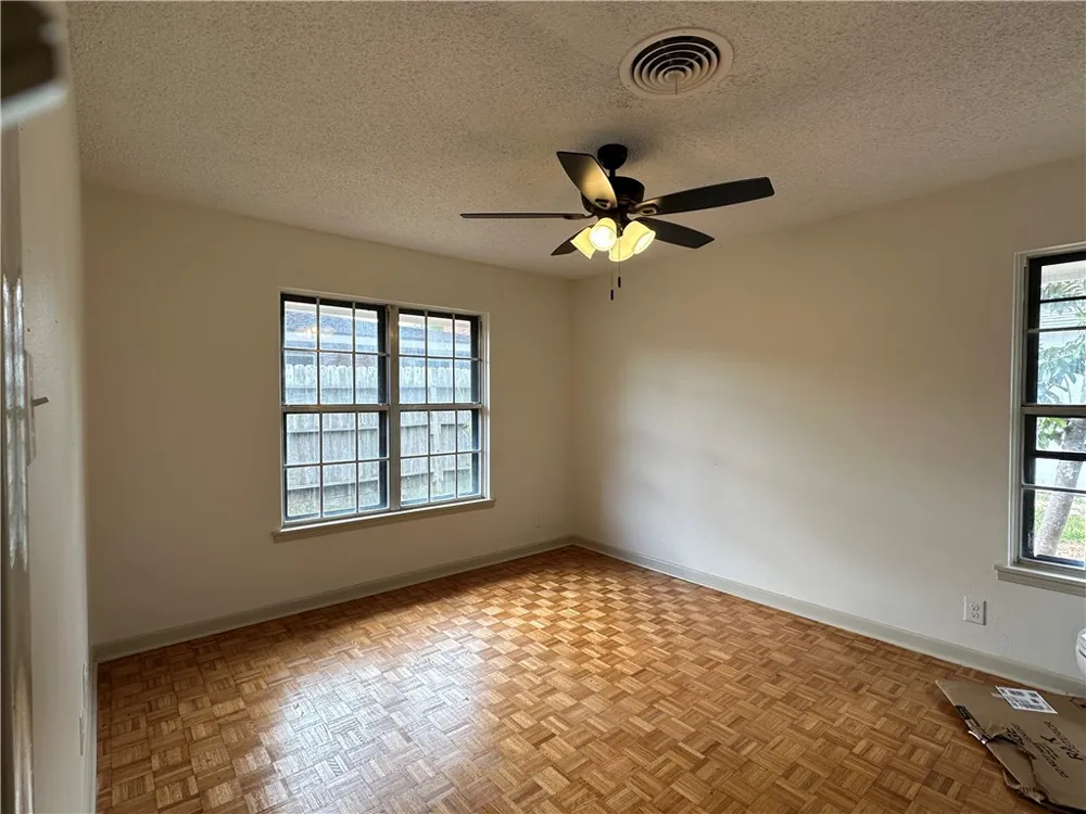 502 Greenway Drive Corpus Christi, TX 78412