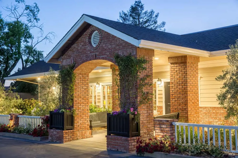 14 Oakwood Drive Petaluma, CA 94954