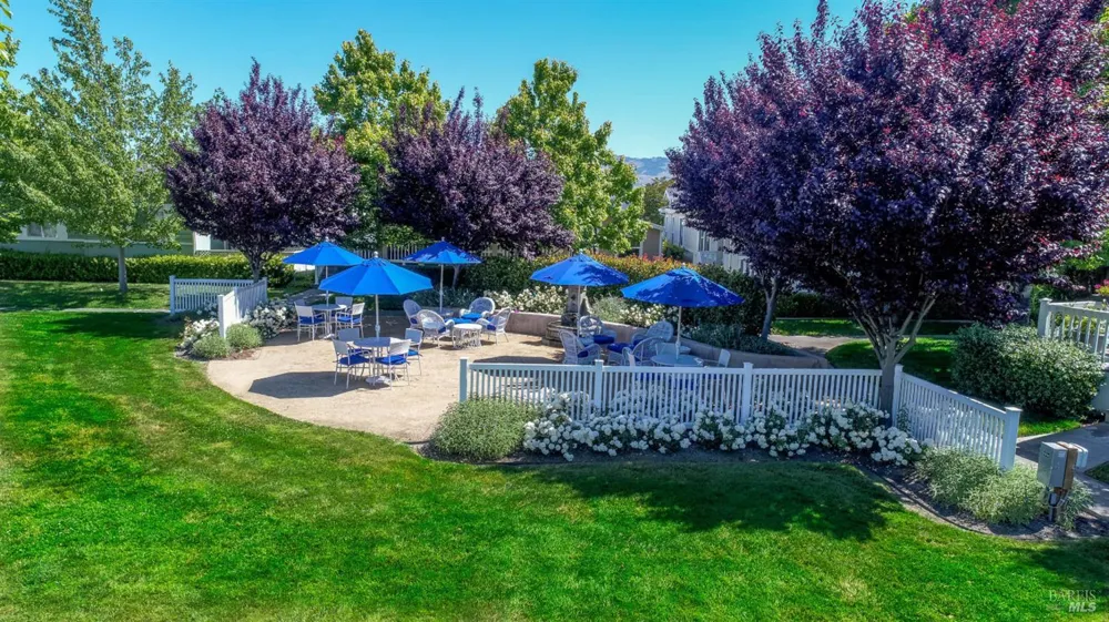 14 Oakwood Drive Petaluma, CA 94954