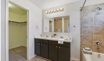 328 Circle Way #31E Jarrell, TX 76537