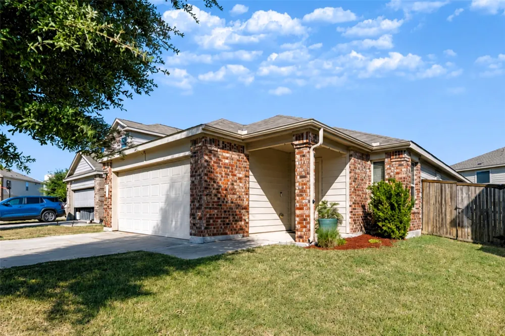 328 Circle Way #31E Jarrell, TX 76537