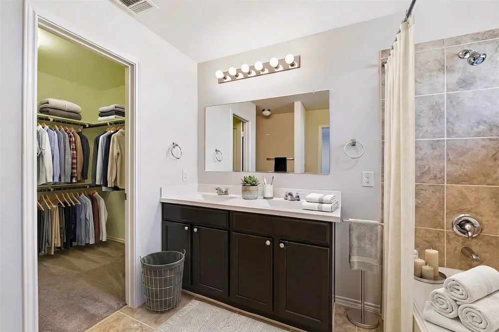 328 Circle Way #31E Jarrell, TX 76537