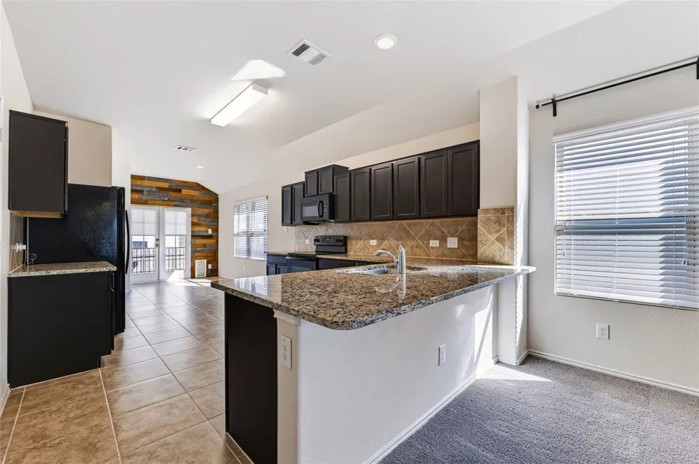 328 Circle Way #31E Jarrell, TX 76537
