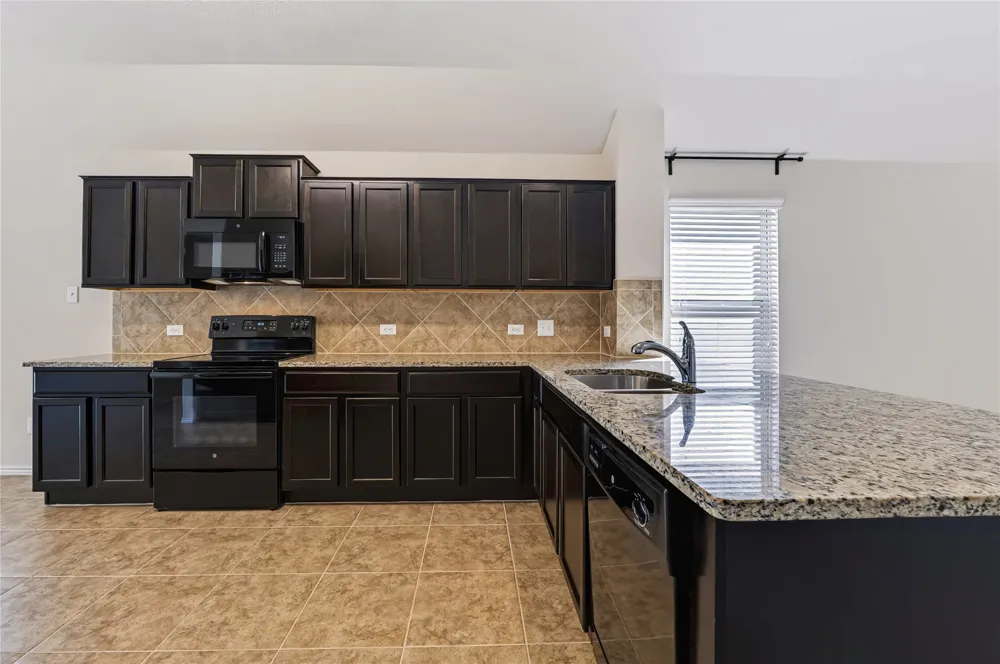 328 Circle Way #31E Jarrell, TX 76537