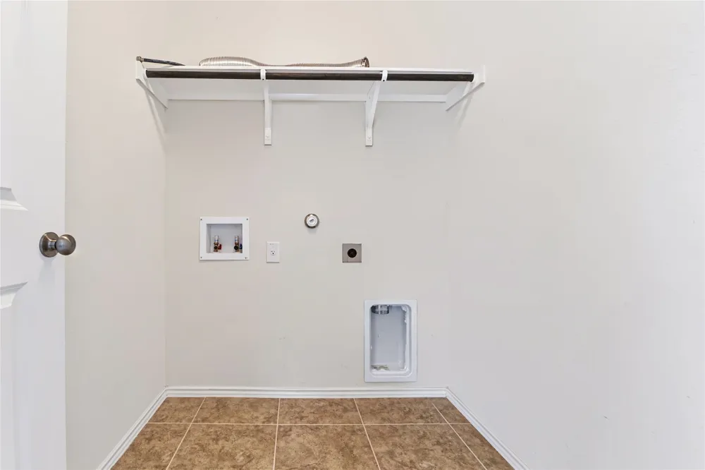 328 Circle Way #31E Jarrell, TX 76537