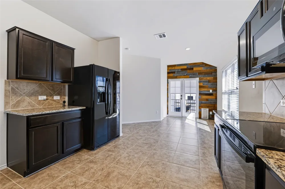 328 Circle Way #31E Jarrell, TX 76537