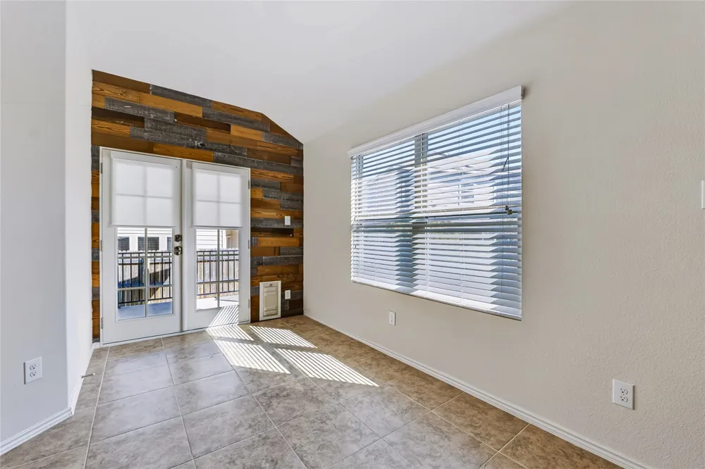 328 Circle Way #31E Jarrell, TX 76537