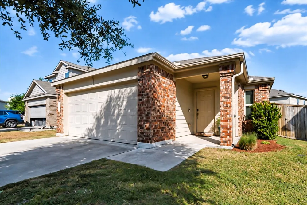 328 Circle Way #31E Jarrell, TX 76537
