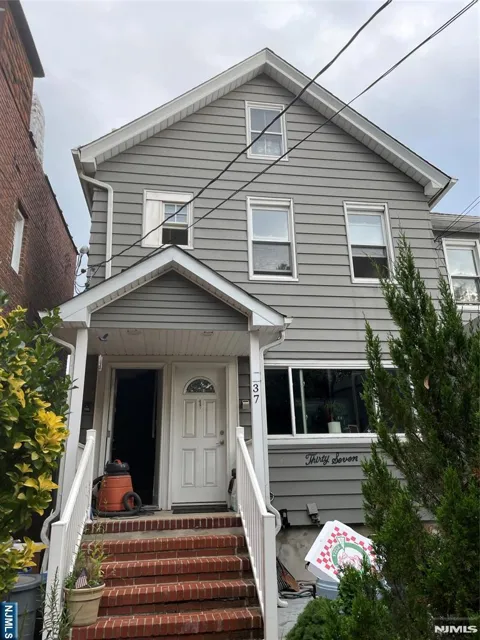 35-37 Ridgefield Avenue 2