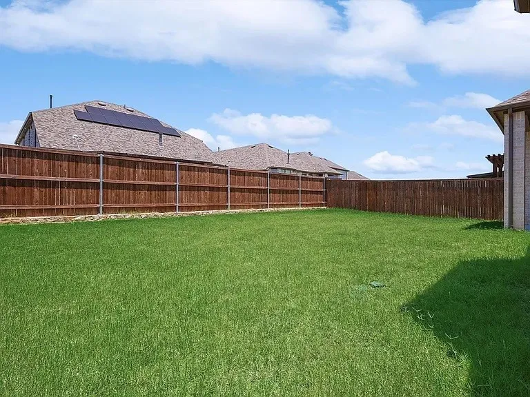 1417 Sumner Street Aubrey, TX 76227