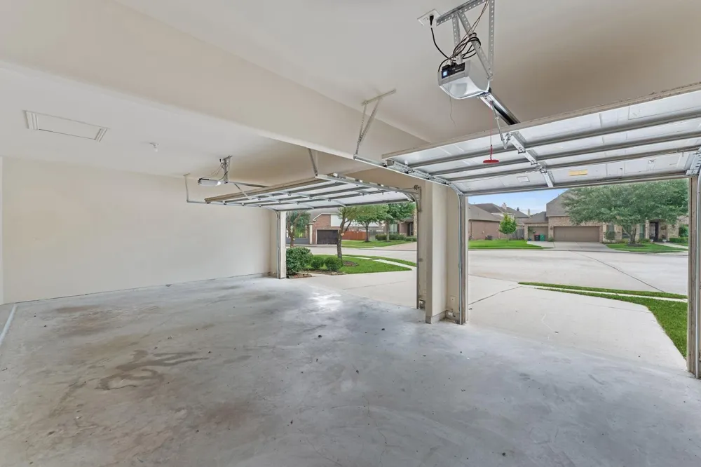 26116 Chivalry Court Kingwood, TX 77339