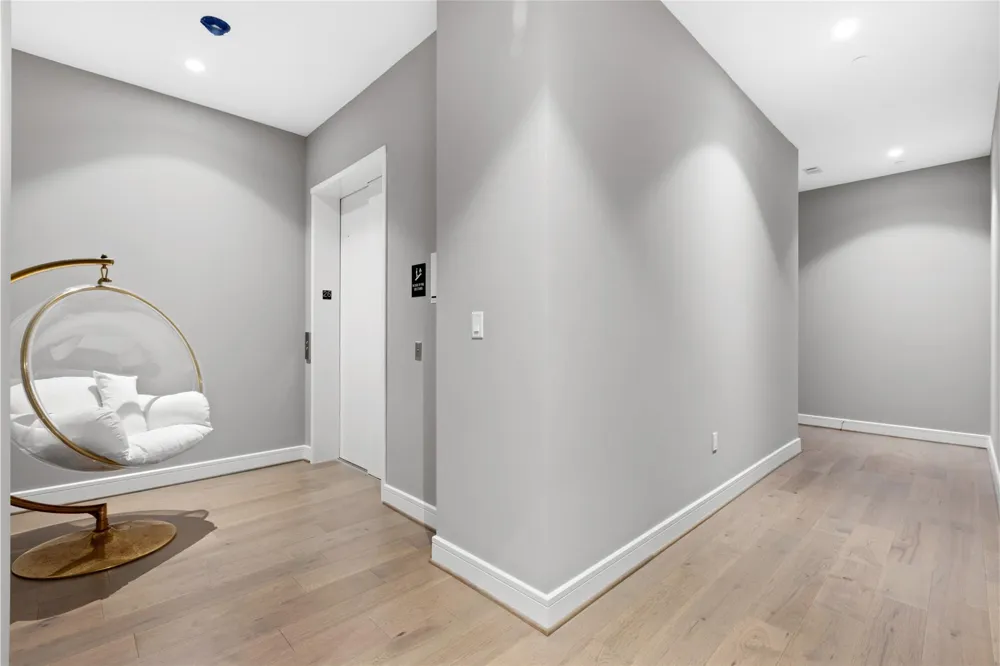 4521 San Felipe Street #2601 Houston, TX 77027
