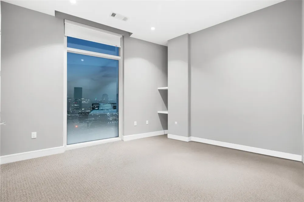 4521 San Felipe Street #2601 Houston, TX 77027