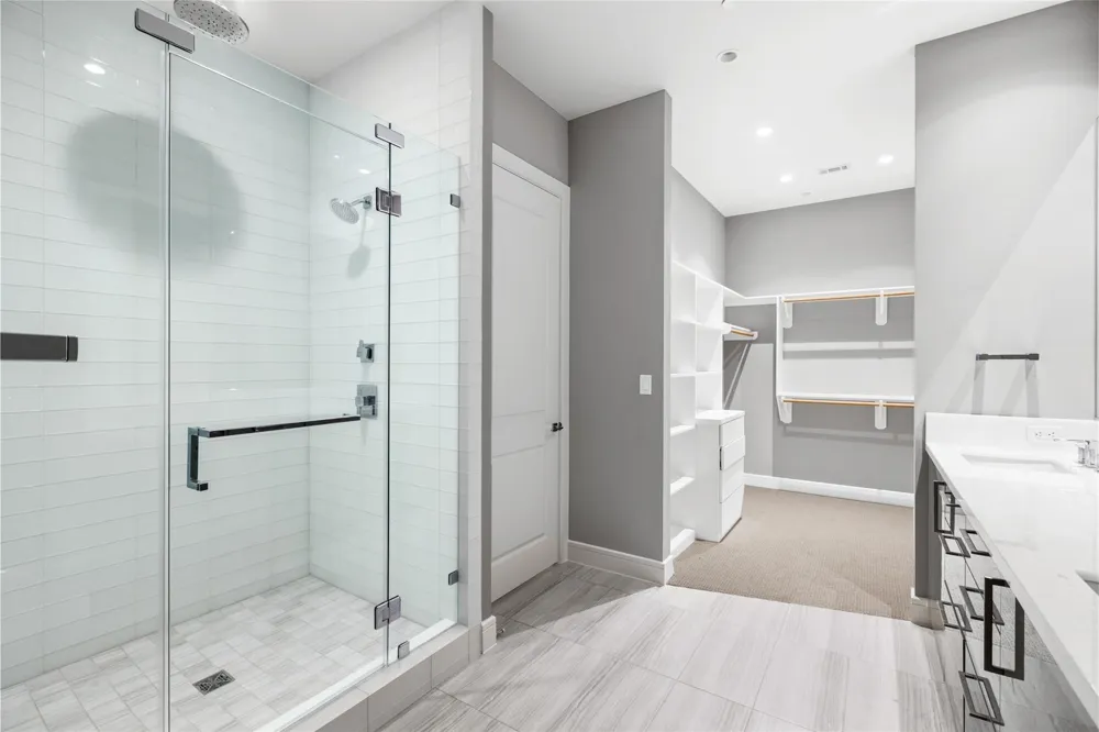 4521 San Felipe Street #2601 Houston, TX 77027