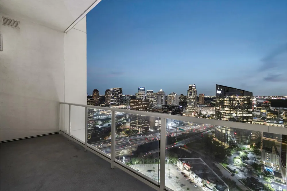 4521 San Felipe Street #2601 Houston, TX 77027