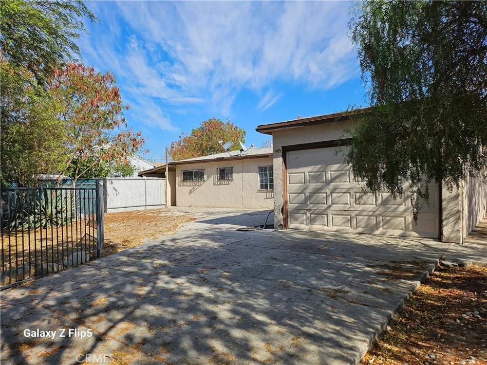 2184 Roosevelt Avenue San Bernardino, CA 92411