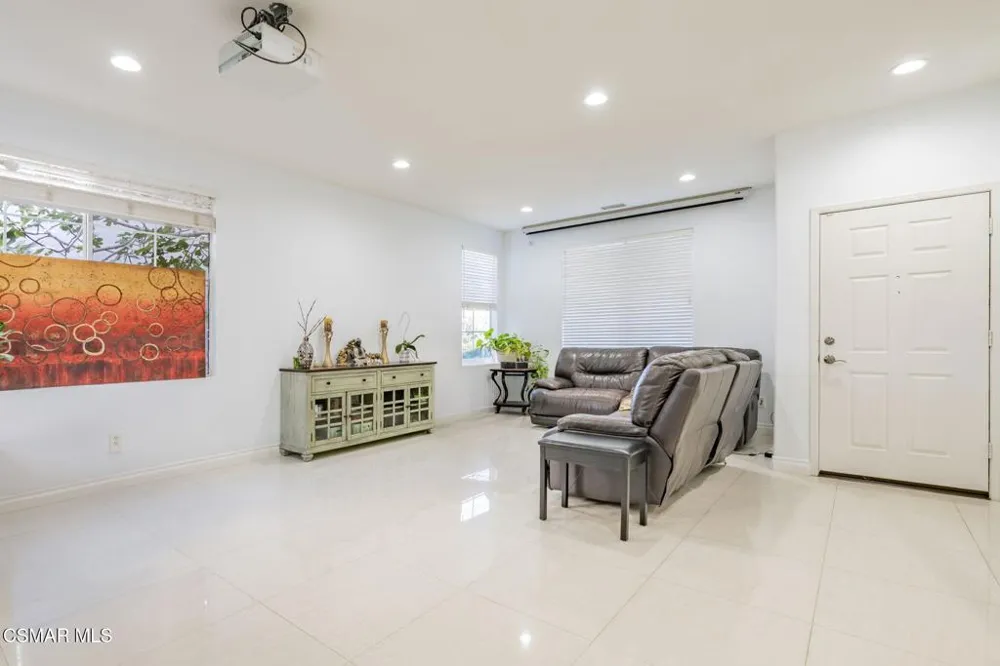 5053 Flagstone Lane Simi Valley, CA 93063