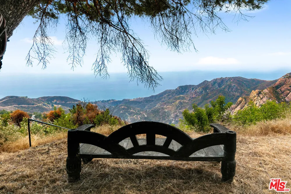 1301 Via Taz Malibu, CA 90265