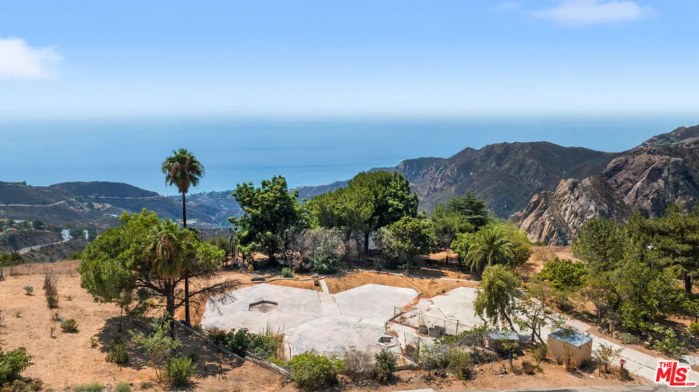 1301 Via Taz Malibu, CA 90265