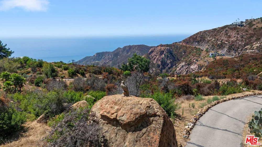 1301 Via Taz Malibu, CA 90265