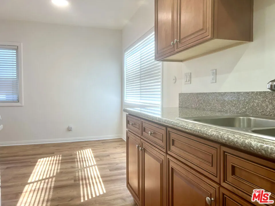 5263 Riverton Avenue #8 North Hollywood, CA 91601