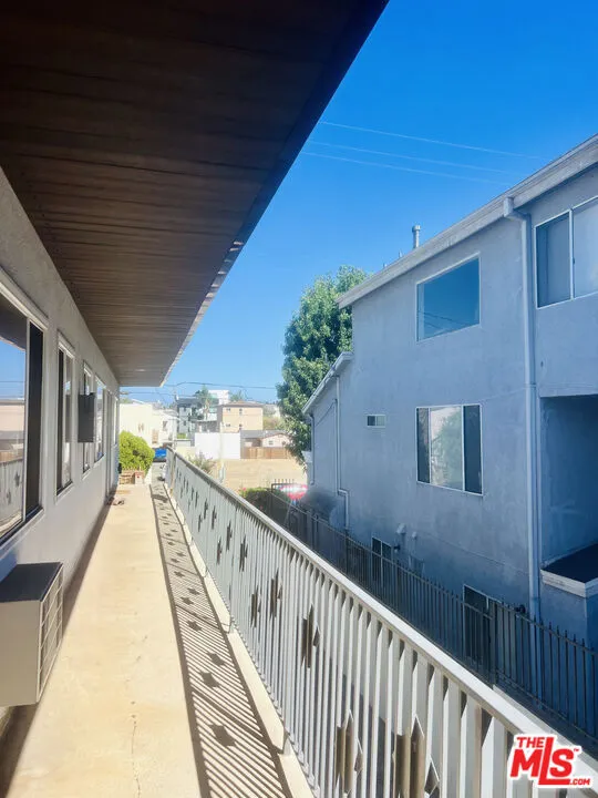 5263 Riverton Avenue #8 North Hollywood, CA 91601