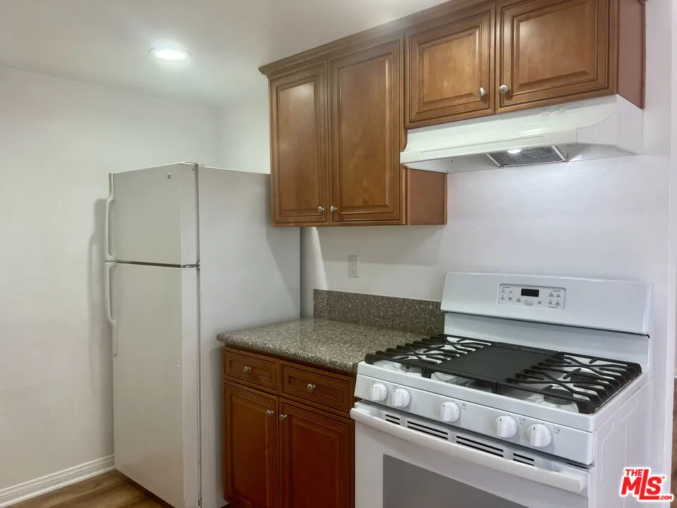5263 Riverton Avenue #8 North Hollywood, CA 91601