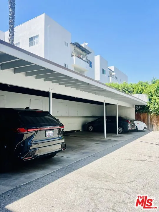 5263 Riverton Avenue #8 North Hollywood, CA 91601
