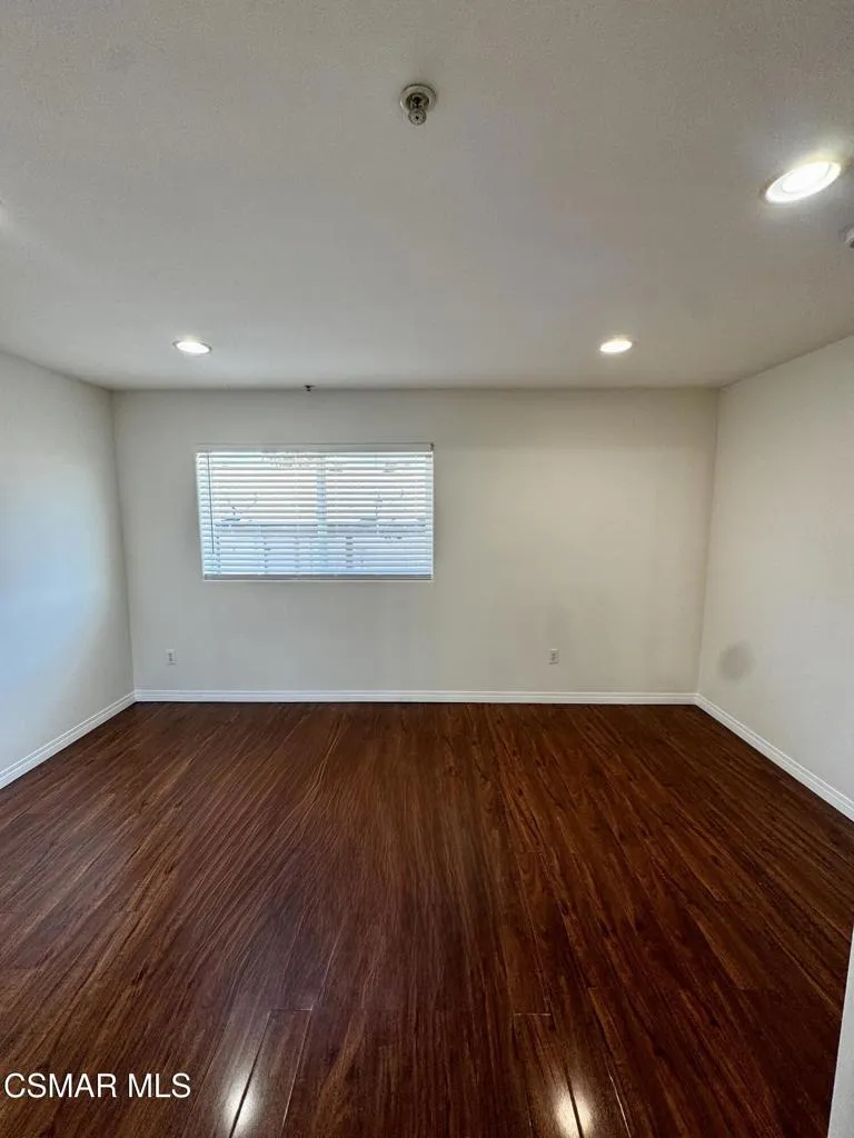 13525 Vanowen Street #106 Van Nuys, CA 91405
