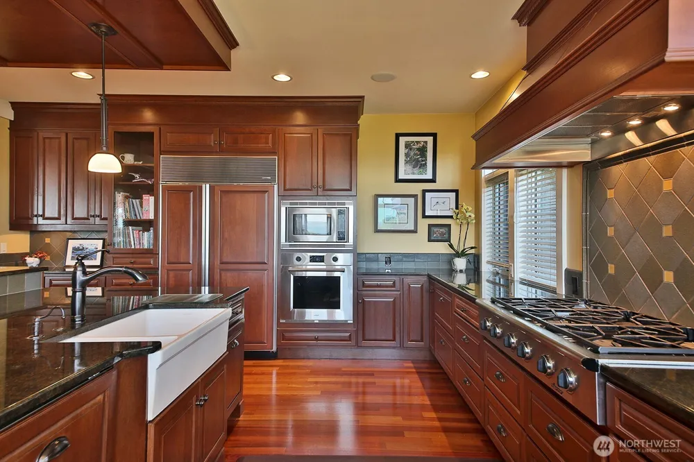 2382 Soundview Drive Langley, WA 98260