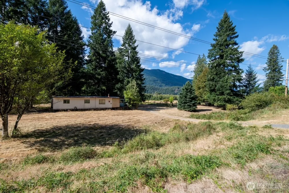 11737 US Hwy 12 Randle, WA 98377