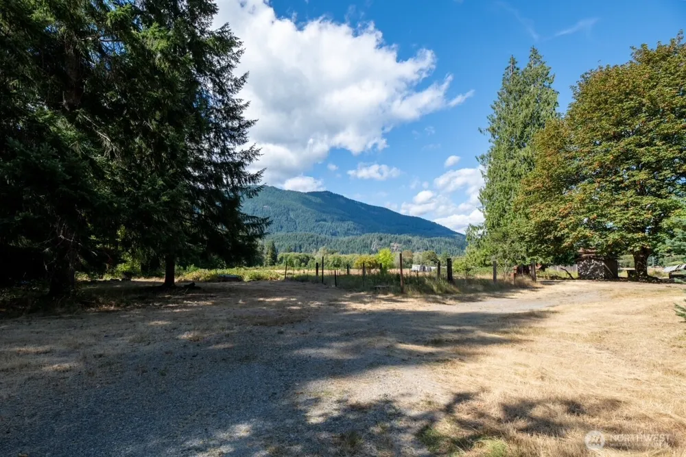 11737 US Hwy 12 Randle, WA 98377