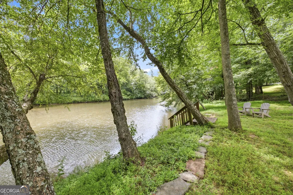 938 Waters ST W Clarkesville, GA 30523