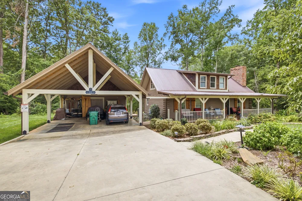 938 Waters ST W Clarkesville, GA 30523