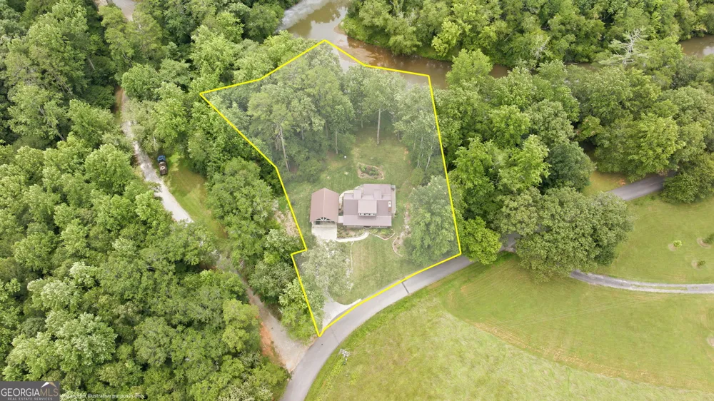 938 Waters ST W Clarkesville, GA 30523