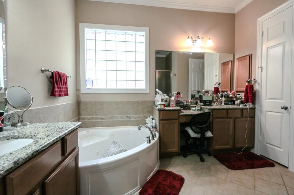 6514 Monrovia Lane Sugar Land, TX 77479