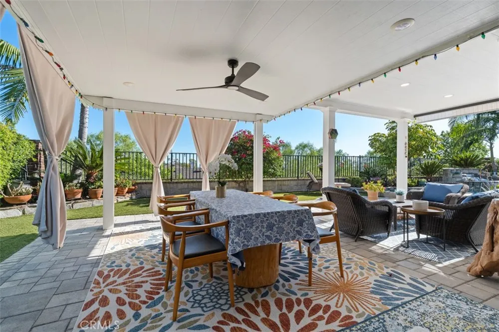 22385 Pineglen Mission Viejo, CA 92692