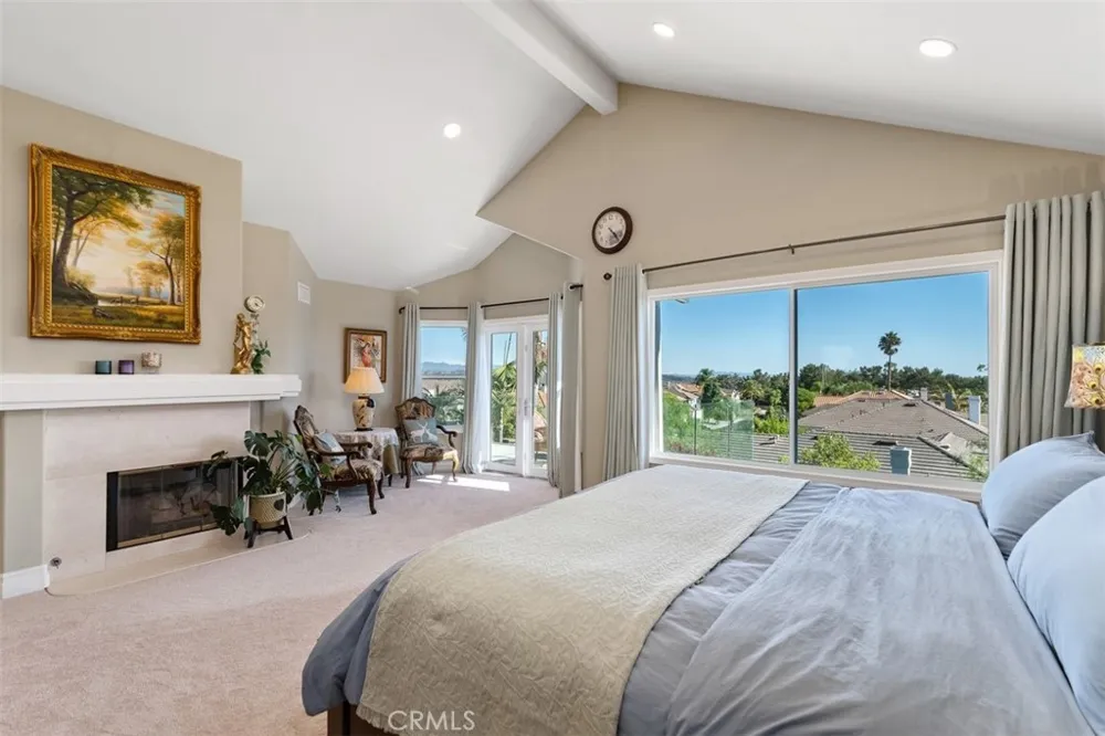 22385 Pineglen Mission Viejo, CA 92692