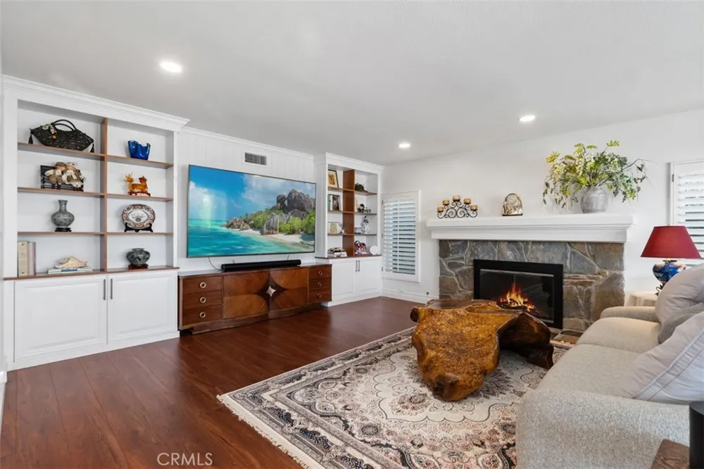 22385 Pineglen Mission Viejo, CA 92692