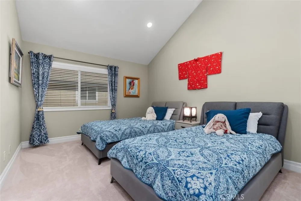 22385 Pineglen Mission Viejo, CA 92692