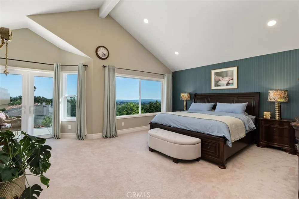 22385 Pineglen Mission Viejo, CA 92692