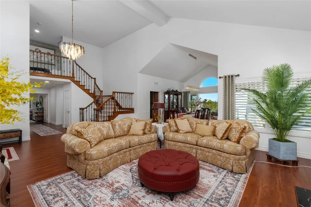22385 Pineglen Mission Viejo, CA 92692