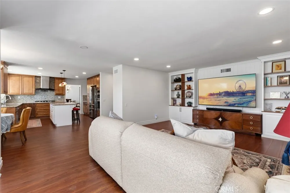 22385 Pineglen Mission Viejo, CA 92692